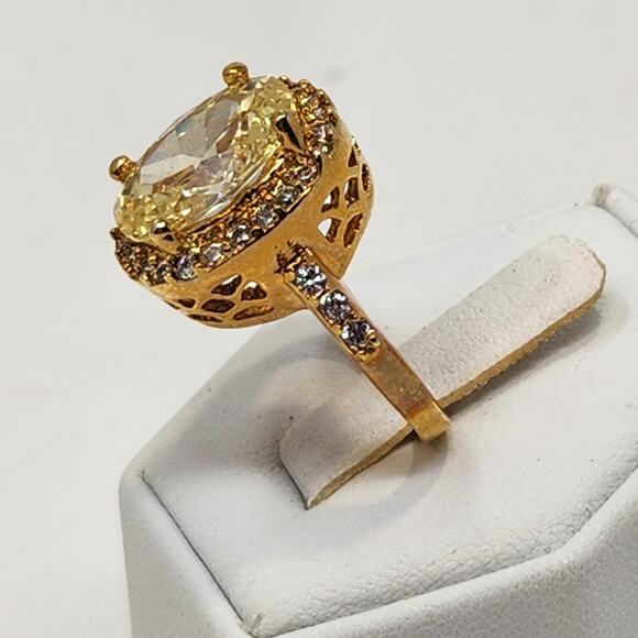 Canary Yellow Oval Cut Cushion Costume Jewelry Ring Clear Crystal Size 7 Sparkle - Picture 2 of 5